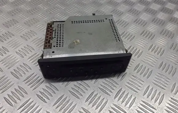 Dacia Logan I Radio/CD/DVD/GPS head unit 8200057681B