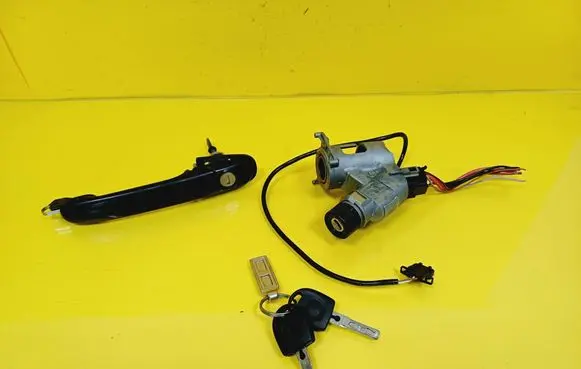 Volkswagen Polo III 6N 6N2 6NF Ignition lock 357905851F
