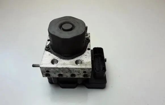 Nissan Qashqai ABS Pump 2265106455