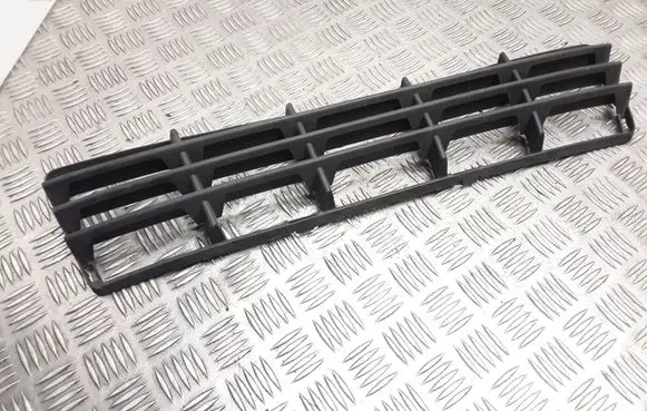 Volvo V50 Front bumper lower grill 30657006