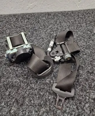 BMW X5 F15 Front seatbelt 7343634