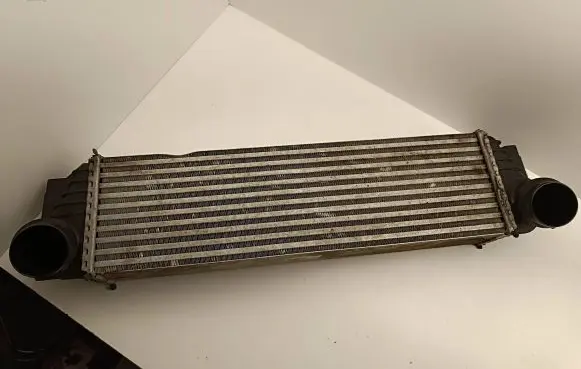 BMW 5 F10 F11 Intercooler radiator 7577115