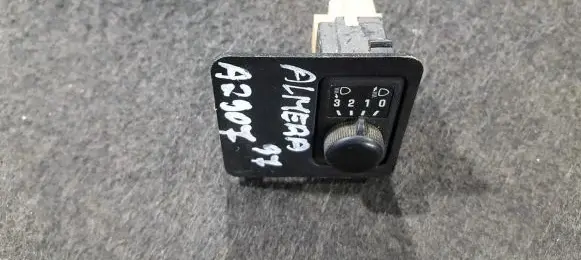 Nissan Almera Headlight level height control switch 684910N000