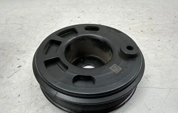 Volkswagen T-Cross Crankshaft pulley 04C105243AA