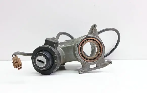 Volkswagen Golf III Ignition lock 357905851D