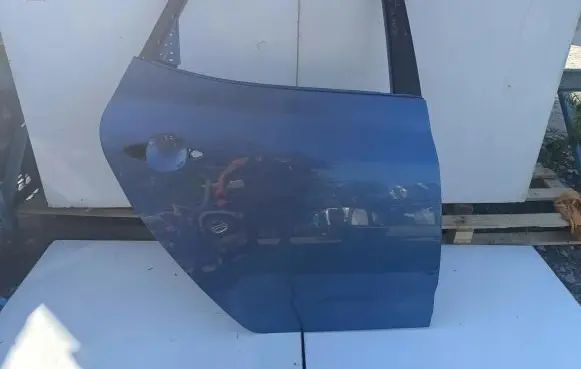 KIA Venga Rear door