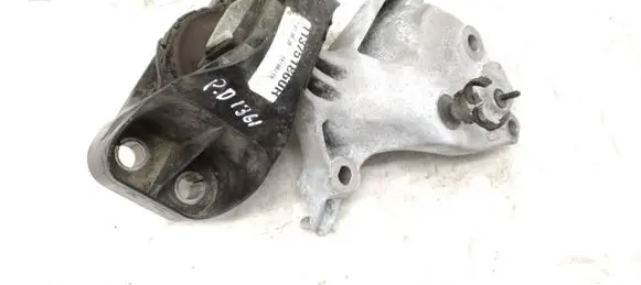Engine mount bracket
