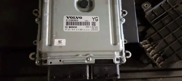 Volvo XC60 Engine control unit/module ECU 31336983 0281018414