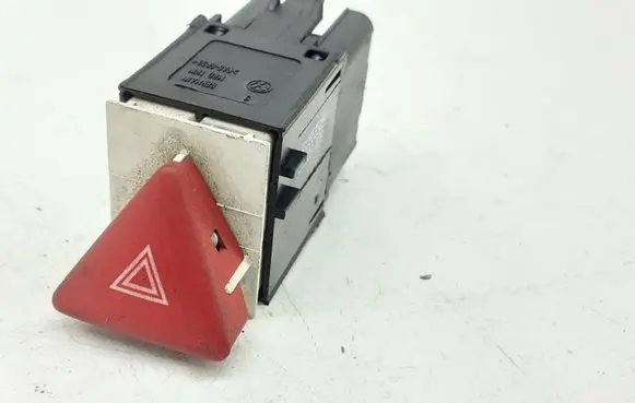 Volkswagen PASSAT B6 Hazard light switch 3C0953509