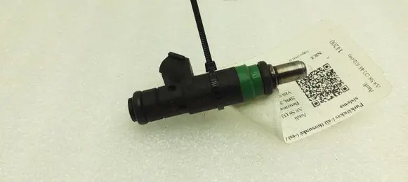 Audi A8 S8 D3 4E Fuel injector 06C133551