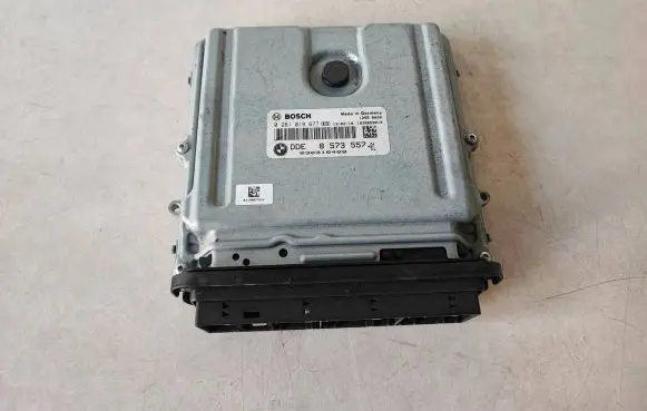 BMW 6 F06 Gran coupe Engine control unit/module 8573557 0281019677