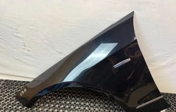 Mercedes-Benz E W212 Fender 