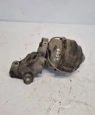 Volvo XC70 Engine mount bracket 30680751