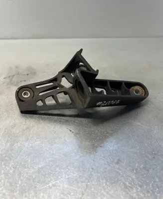 Volkswagen Touran I Gear shift cable bracket 1K0711789G