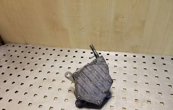 Toyota RAV 4 (XA30) Vacuum pump VAPEC19S 03080675