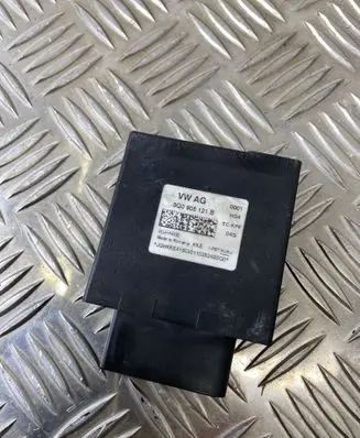 Volkswagen Tiguan Fuel injection pump control unit/module 3Q0906121B