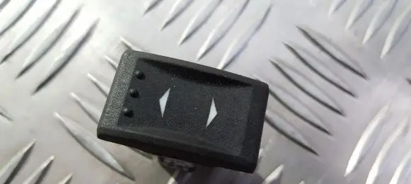 Ford Mondeo Mk III Electric window control switch 1s7t14529ab 03163201