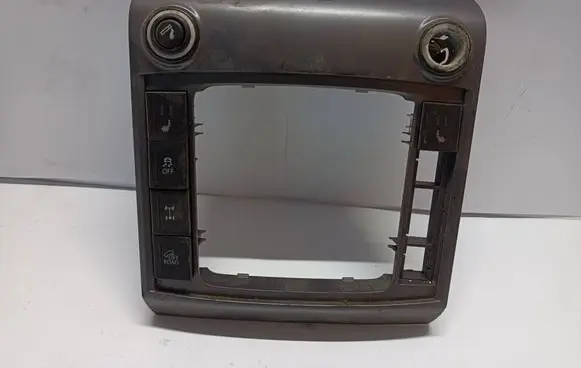 Volkswagen Amarok Central console control unit 2H0863682E 2H0863681