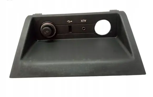 Skoda Fabia Mk3 (NJ) AUX in-socket connector 5Q0035724