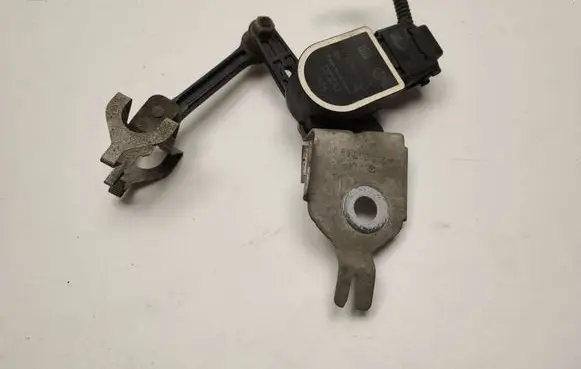 Mercedes-Benz C W205 Rear air suspension level height sensor A2229050503