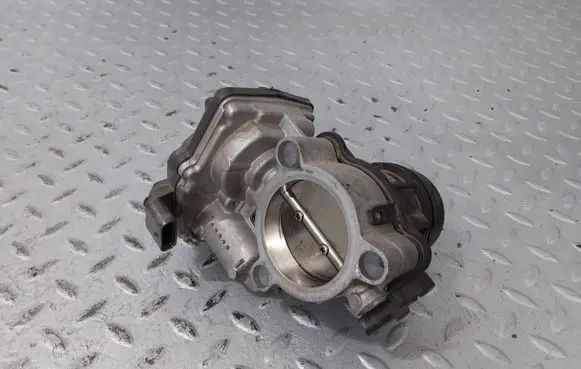 BMW 1 F40 Throttle valve 7618838 13547618838