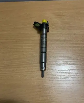 BMW X3 E83 Fuel injector 0445116024 7805428