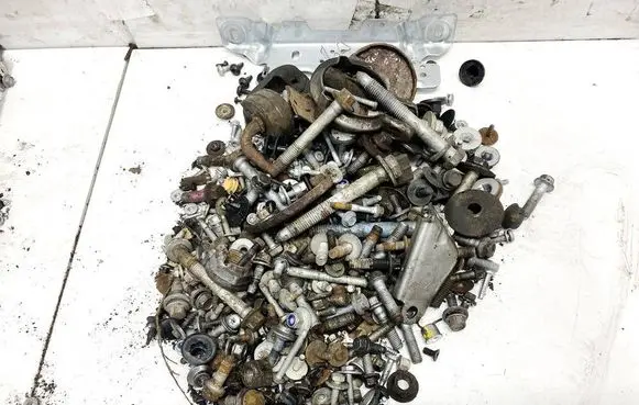 Jaguar XJ X351 Nuts/bolts 