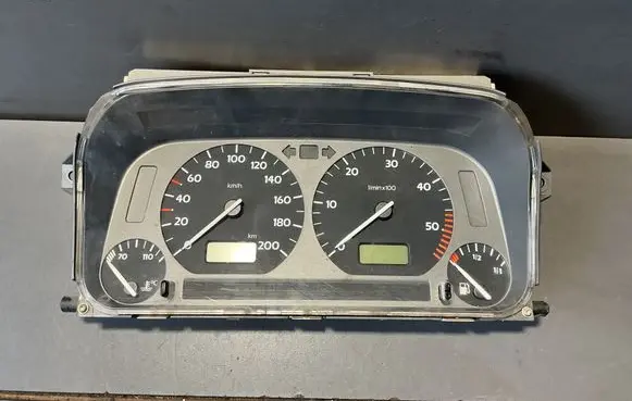 Volkswagen Golf III Speedometer (instrument cluster) 1H0919860H