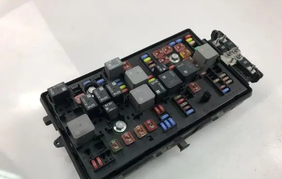 Opel Insignia A Fuse box set 13345496