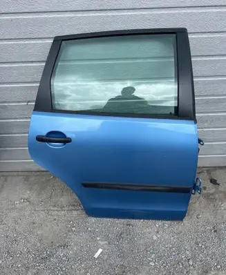 Volkswagen Polo IV 9N3 Rear door 