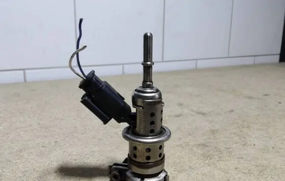 Peugeot 308 Fuel pressure sensor 9801187080 H318B03433