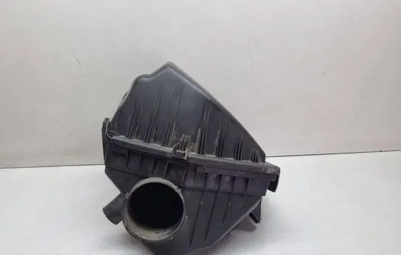 BMW 5 E60 E61 Air filter box 7521030