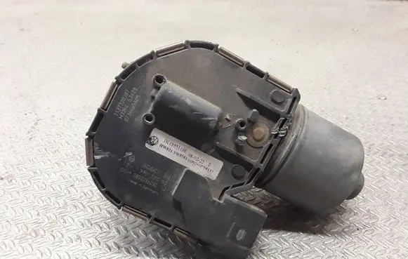 Volkswagen Golf V Wiper motor 1K1955119E