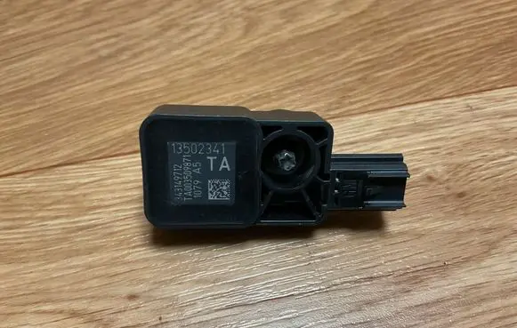 Opel Insignia A Airbag deployment crash/impact sensor 13502341