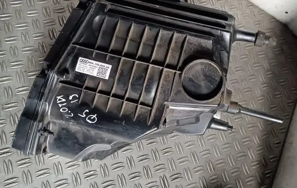 Air filter box