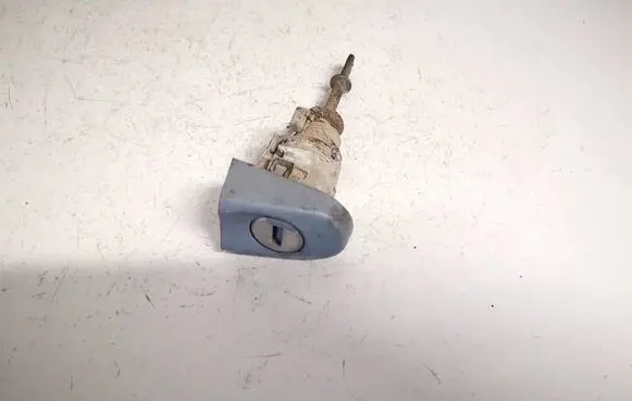 Volkswagen Caddy Front door lock (next to the handle) 2k0837167