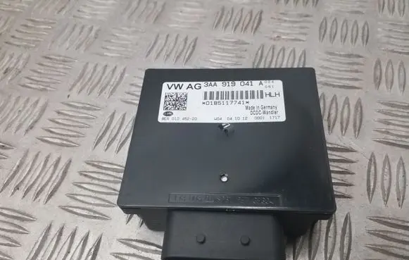 Volkswagen Jetta VI Power management control unit 3AA919041A