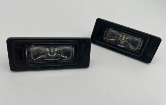 Audi SQ7 Number plate light 5NA943021
