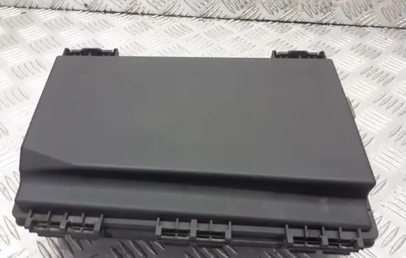 Opel Astra H High voltage junction box 743381