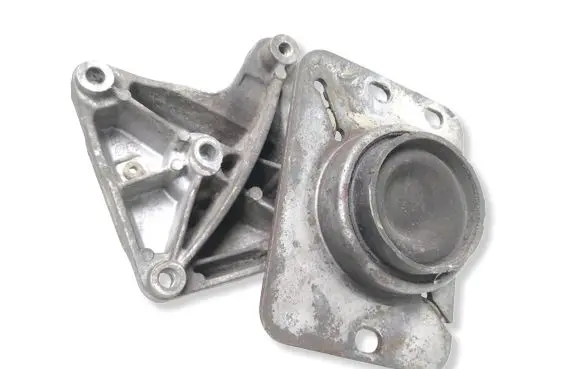 Opel Vivaro Engine mount bracket 8200426803 8200411257 93854645