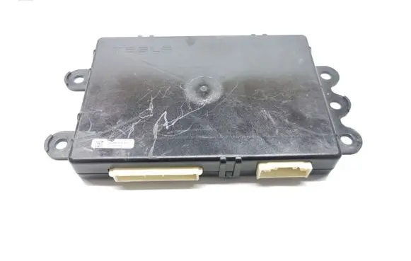 Tesla Model S Air suspension control unit module (rear) 1060989-03-B