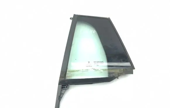 Infiniti Q30 Rear vent window glass 