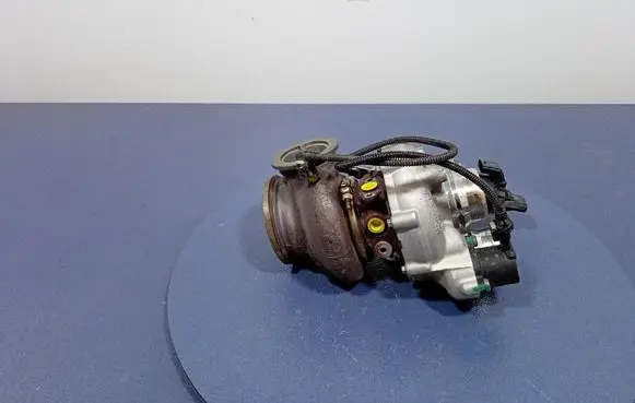 BMW X6 M Turbo system vacuum part 8681198