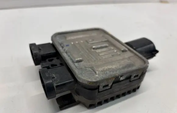 Volvo XC70 Coolant fan relay 940009402