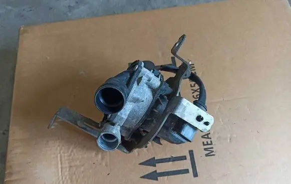 Audi A3 S3 8V Secondary air pump 70363509 04E959231