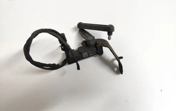 BMW X5 F15 Headlight/headlamp level sensor 6867646