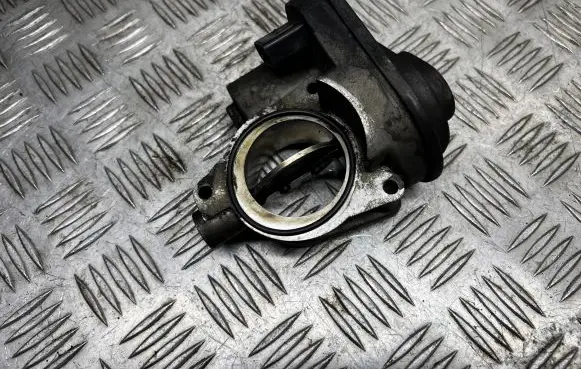 Audi A8 S8 D3 4E Throttle valve 057128063