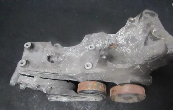 Audi A4 S4 B6 8E 8H Engine mounting bracket 06b903143l