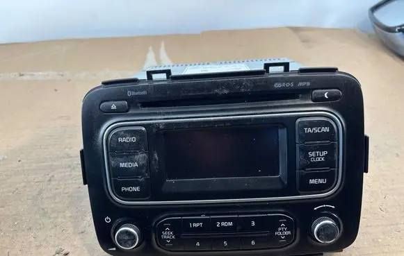KIA Carens III Radio/CD/DVD/GPS head unit 5221620 61014035 96170A4610