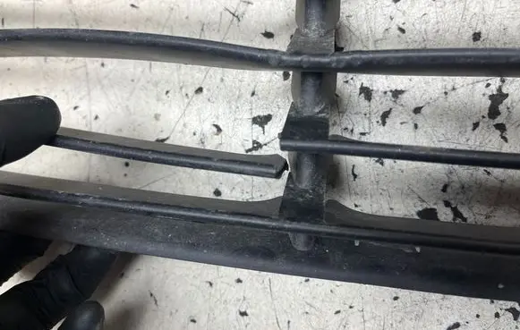 Volkswagen PASSAT B5.5 Front bumper lower grill 3B0853677E